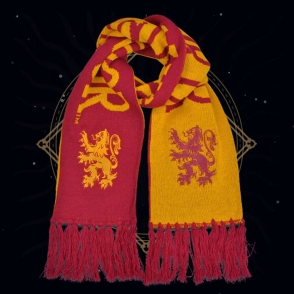Gryffindor Embroidered Knit Scarf Making of Harry Potter Warner Bros Studio Tour - Picture 1 of 12